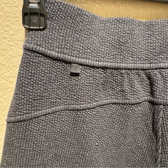 Lululemon Ribbed Straight Leg Super-High-Rise Crop 23" size 4 Heathered Black - Picture 10 of 10